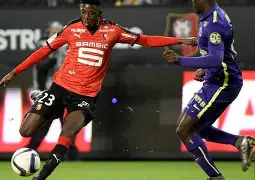 关于里尔队与雷恩队的比赛吸引众多球迷目光的信息 关于里尔队与雷恩队的比赛吸引众多球迷目光的信息