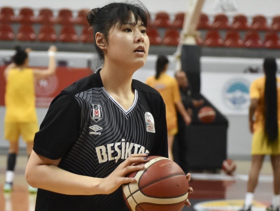 开元棋牌-瑞士女篮一支劲旅在比赛中力挫对手，图谋夺冠(瑞士女篮一支劲旅在比赛中力挫对手,图谋夺冠的是谁)